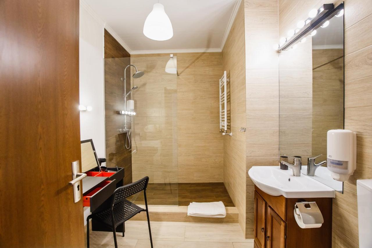 Fresh Studio In Central Oradea Apartment Ngoại thất bức ảnh