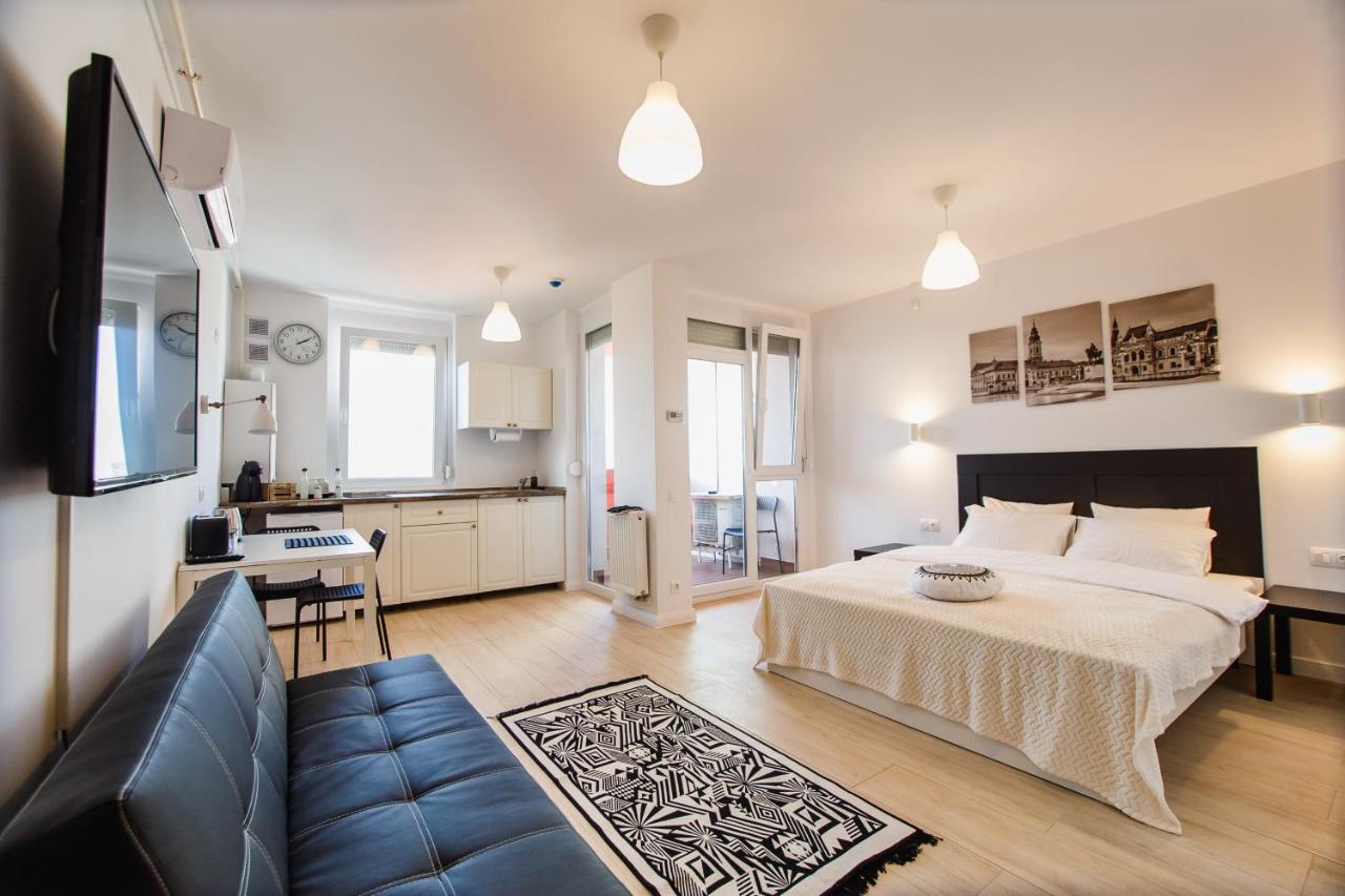 Fresh Studio In Central Oradea Apartment Ngoại thất bức ảnh