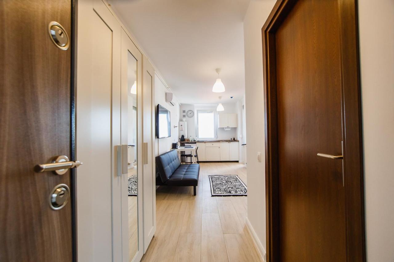 Fresh Studio In Central Oradea Apartment Ngoại thất bức ảnh