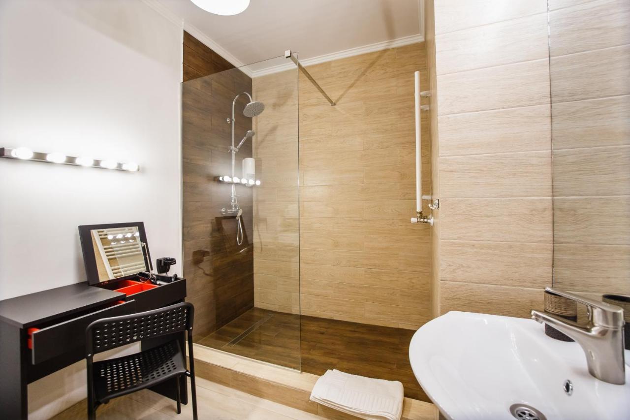 Fresh Studio In Central Oradea Apartment Ngoại thất bức ảnh