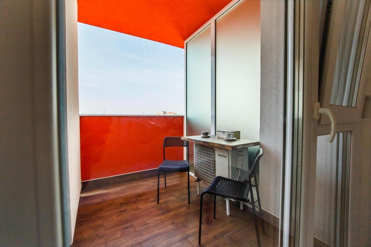 Fresh Studio In Central Oradea Apartment Ngoại thất bức ảnh