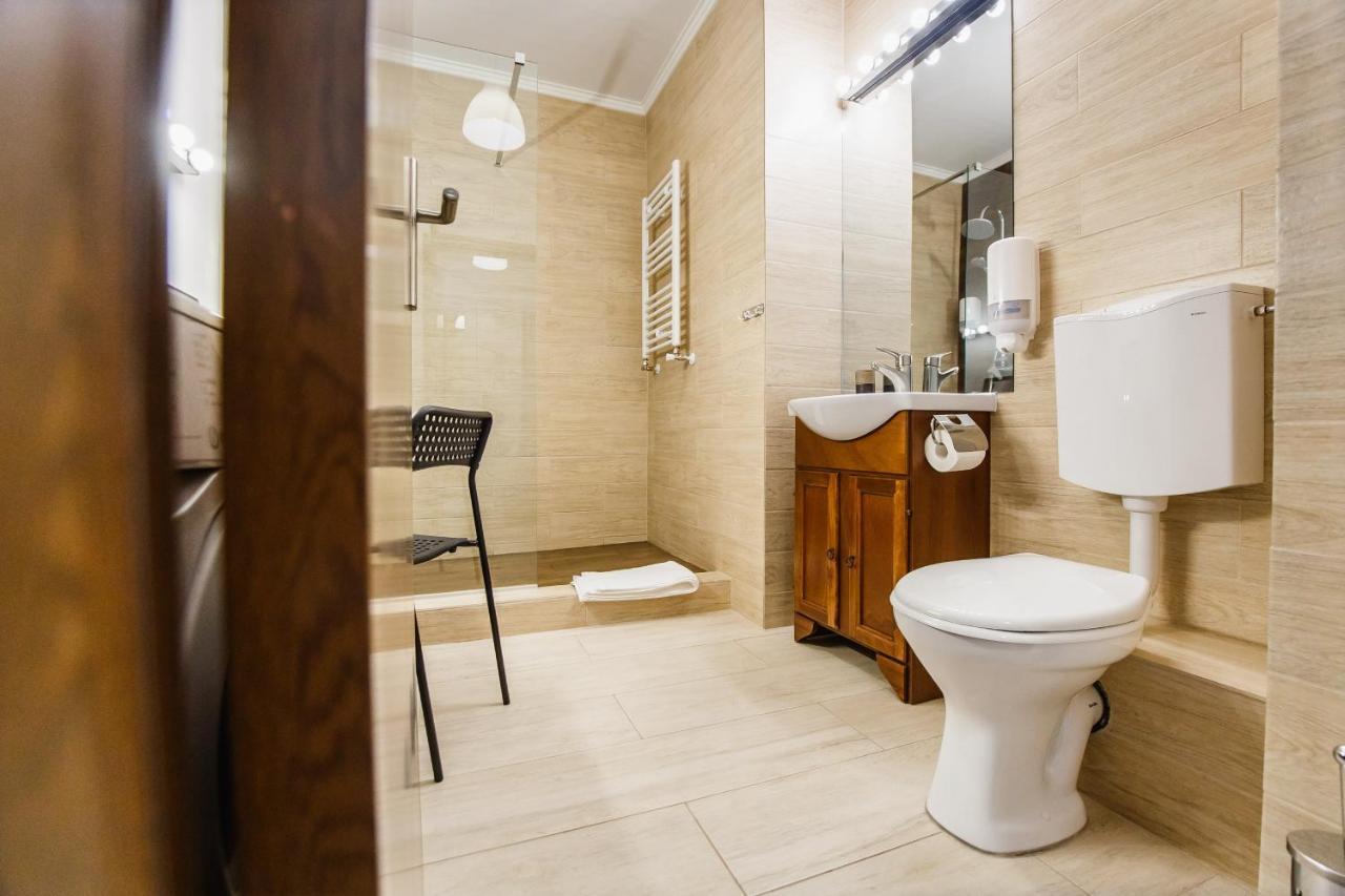Fresh Studio In Central Oradea Apartment Ngoại thất bức ảnh