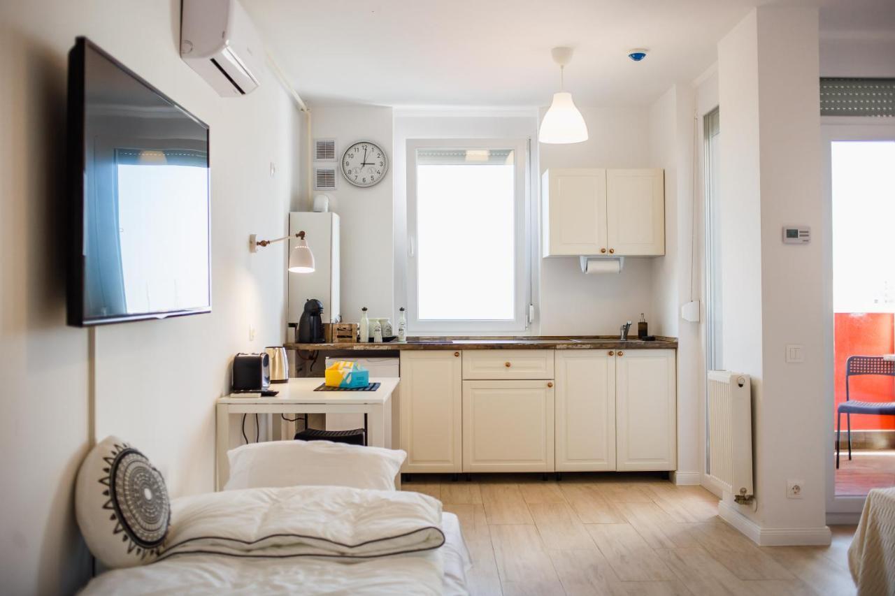 Fresh Studio In Central Oradea Apartment Ngoại thất bức ảnh
